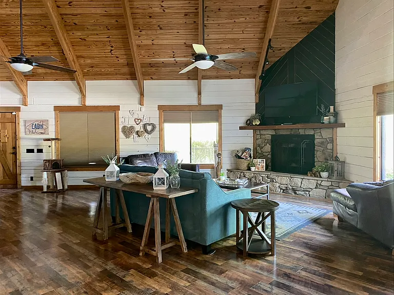 3580 E Hinson Ave — Photo 6