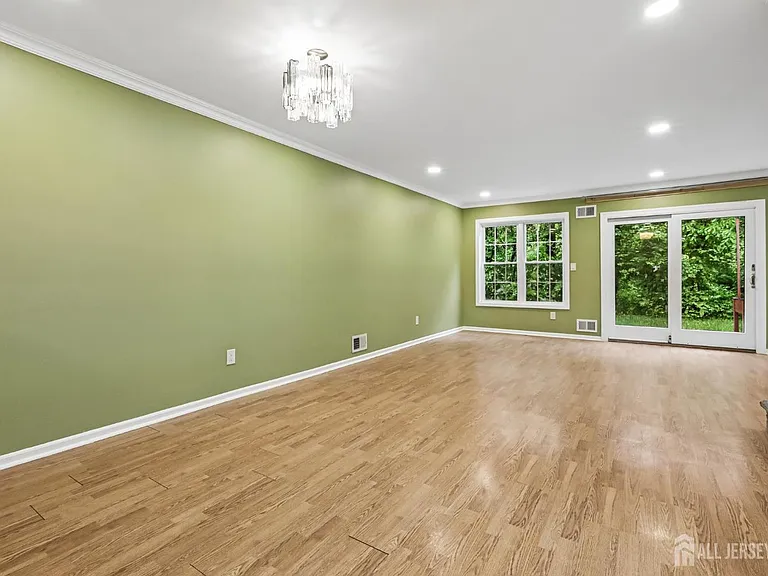 20 Palm Ct — Photo 4