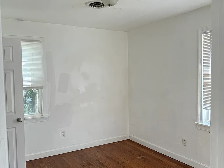 3203 Chesham St — Photo 11