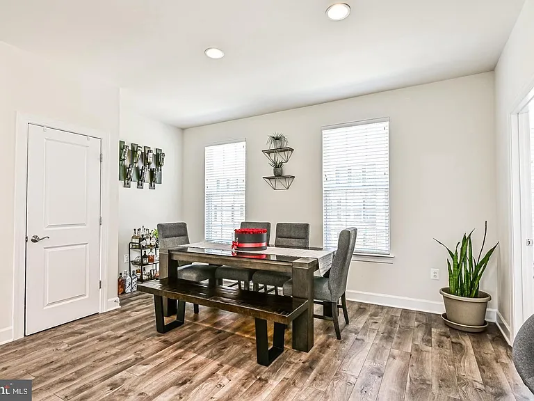 13821 Litespeed Way — Photo 7