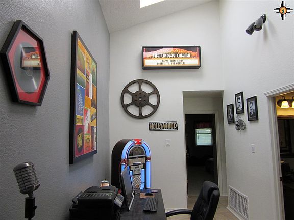 5th image of 915 Jicarilla St