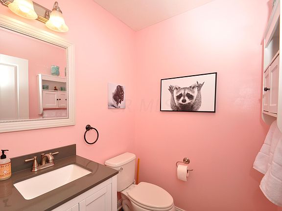 3rd image of 251 Fox Glen Dr E