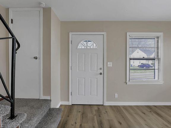 4th image of 406 Beechtree Rd