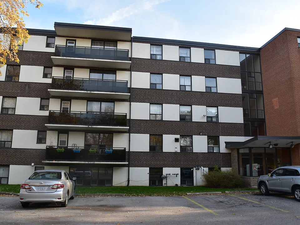 390 Guelph Line