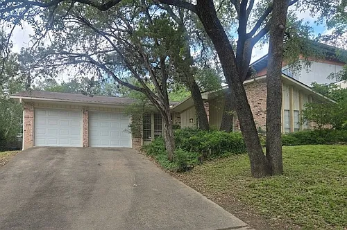 2314 Farnswood Cir Photo 1