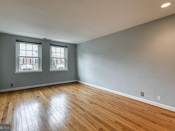 3rd image of 3395 S Stafford St APT B1
