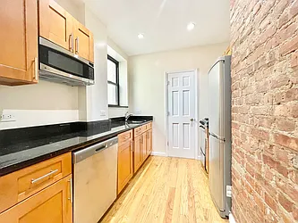 Rented by HOLTON REAL ESTATE INC.