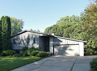 13341 Greenleaf Ct, Apple Valley, MN 55124