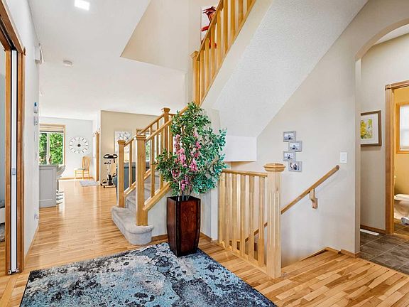 4th image of 202 Crystal Green Pl