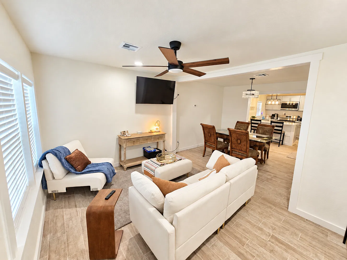 2 bed, 1.5 bath, 1048 sqft, $12,345 — Photo 2