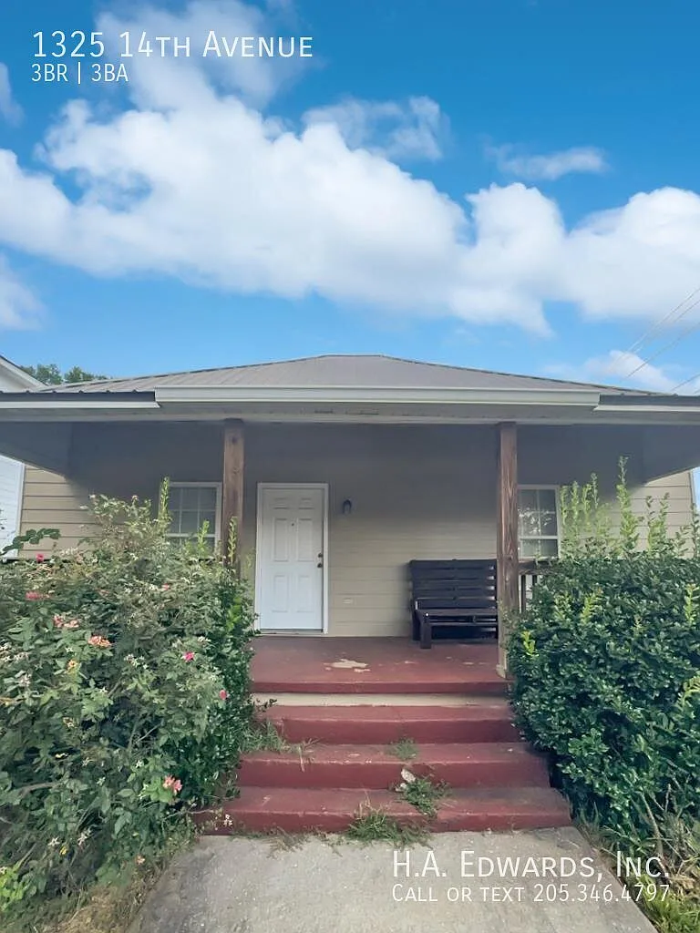 1325 14th Avenue Tuscaloosa, AL 35401 — Photo 2