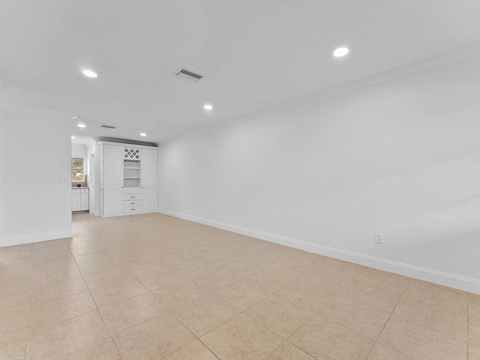 2 bed, 2.0 bath, 1025 sqft, $3,295 — Photo 4