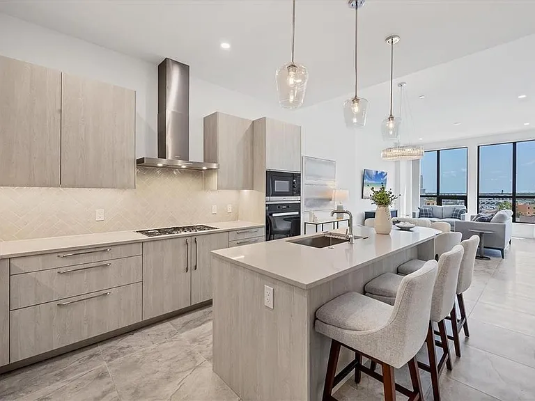 33 S Palm Ave #704 — Photo 9