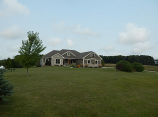 9035 Deer Run Dr, Allenton, WI 53002
