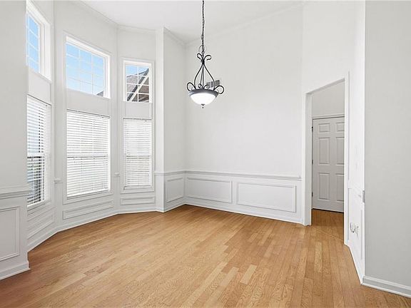 3rd image of 3155 Esplanade Cir SW