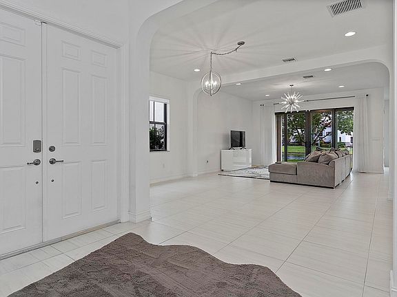 5th image of 11824 SW 13th Court