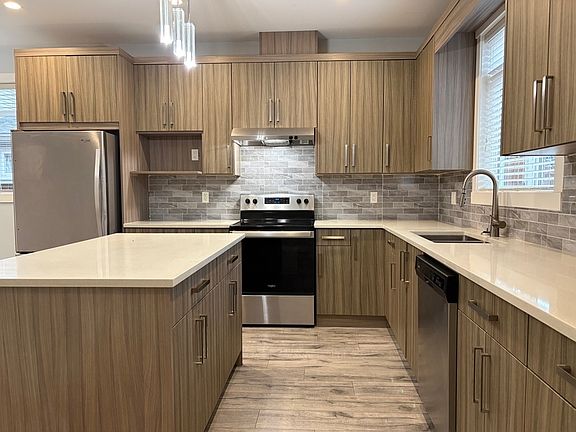 4th image of 826 Cadder Ave #3