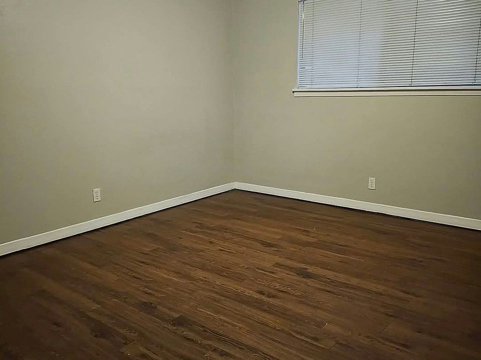 2nd image of 825 E Ailsie Ave #1