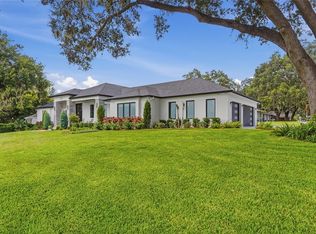 1307 N Lake Howard Dr, Winter Haven, FL 33881