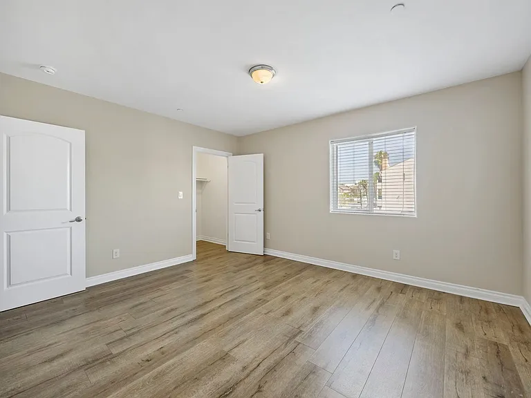 872 N Edgemont St #8721 — Photo 17