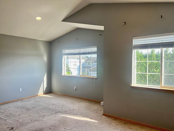 3rd image of 6301 36th St NE