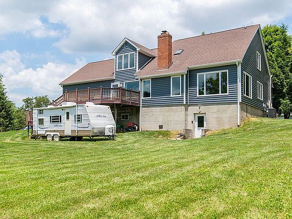 2nd image of 109 Song Sparrow Ln