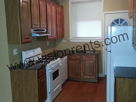 3rd image of 4450 W Gunnison St APT 1C