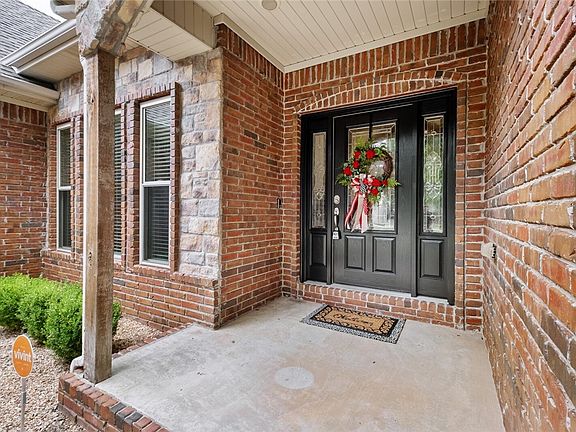 2nd image of 5004 SW Peregrine Ave