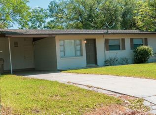 1050 Emerald Dr, Mount Dora, FL 32757