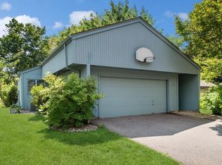 1163 Benton Way, Arden Hills, MN 55112