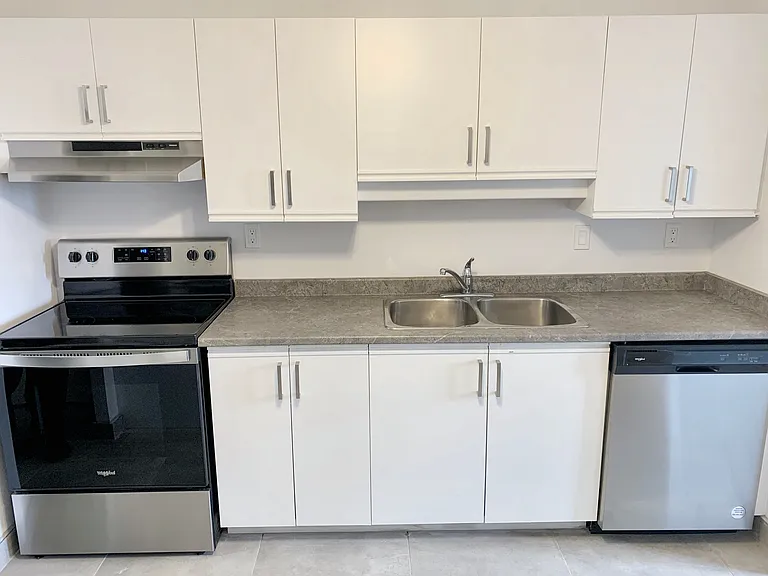 315 Margaret Ave — Photo 9