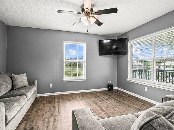4th image of 329 Fleitas Ave