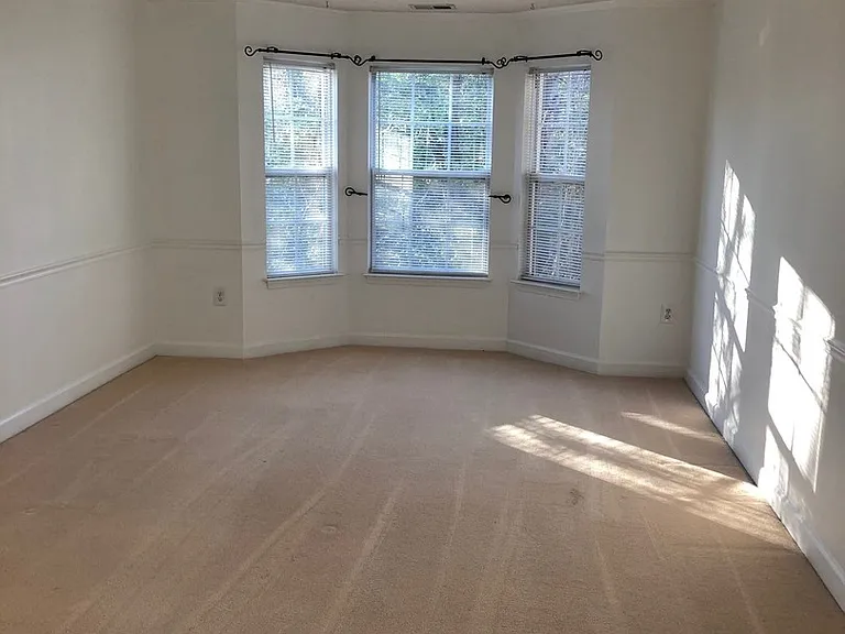 609 Admiral Dr #208 — Photo 10