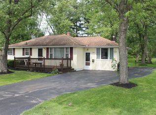 5545 Ripple Dr, Hamburg, NY 14075