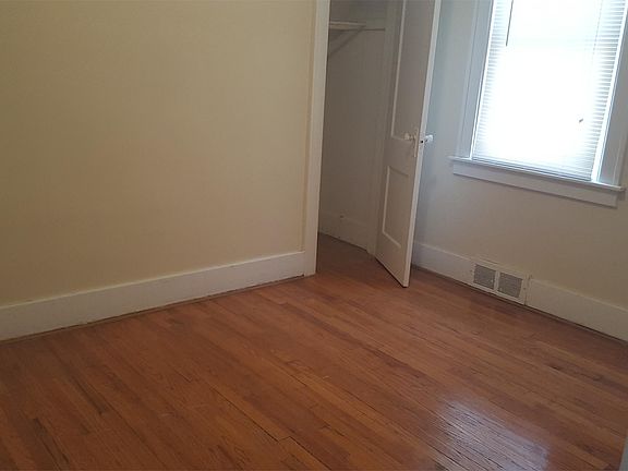 4th image of 1343 Beaconsfield Ave
