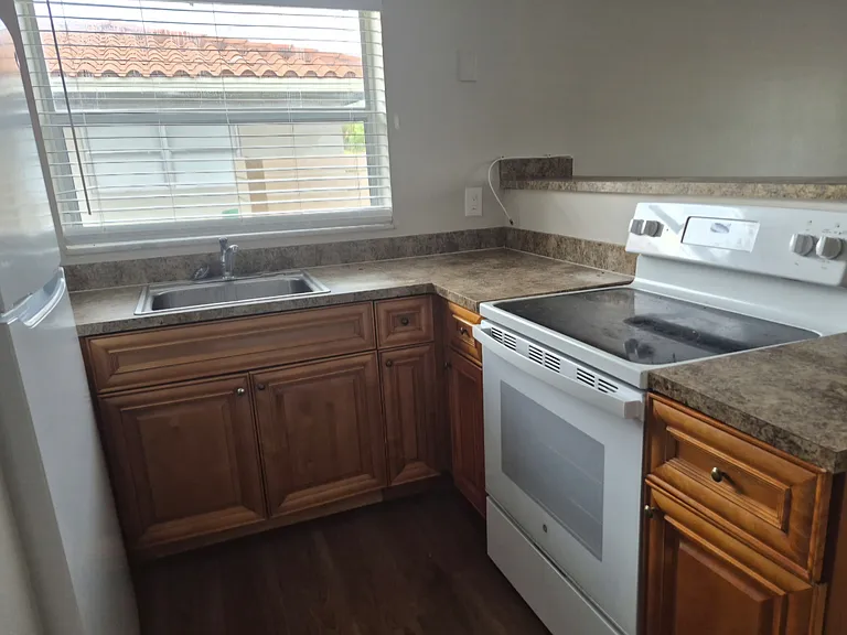 4117 Riverside Dr #3 — Photo 3