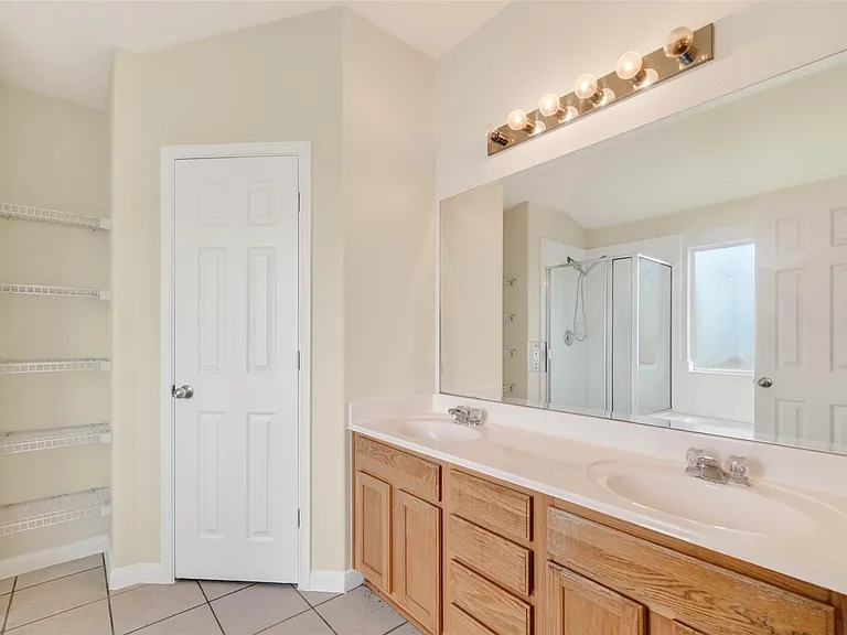 16119 Gavin Ln — Photo 25