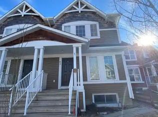 93 Auburn Crest Ln SE #A, Calgary, AB T3M0Z2