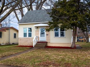 2836 Onalaska Ave, La Crosse, WI 54603