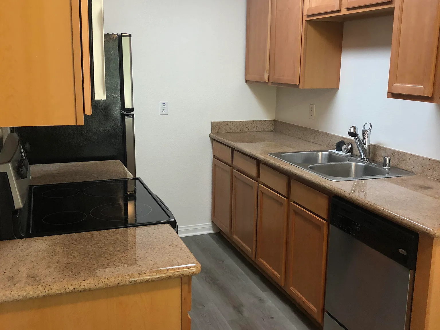 1 bed, 550 sqft, $2,300 — Photo 3