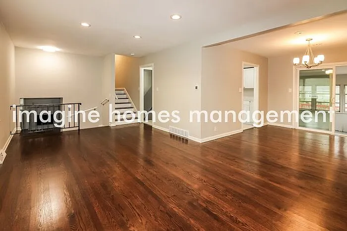 4 bed, 2.5 bath, 1806 sqft, $2,685 — Photo 2