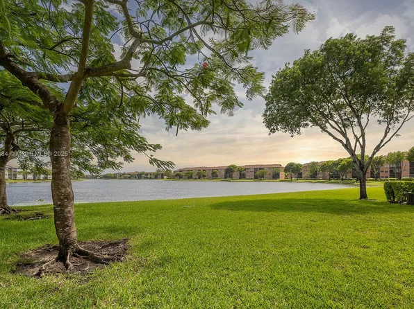 550 SW 138th Ave APT 112K, Pembroke Pines, FL 33027