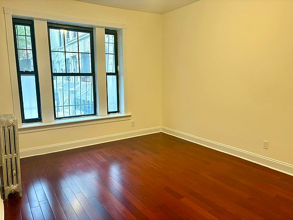 4th image of 60 Hamilton Ter Floor 1