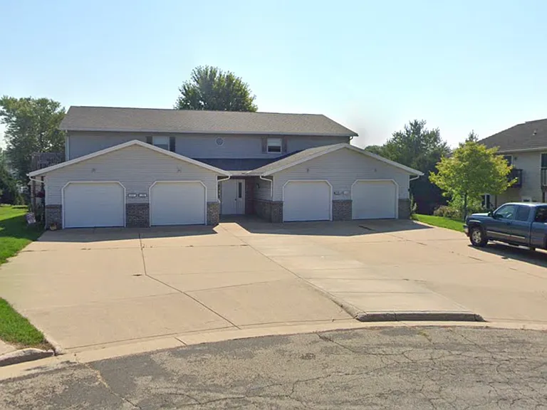 116-122 Buechner Cir — Photo 1