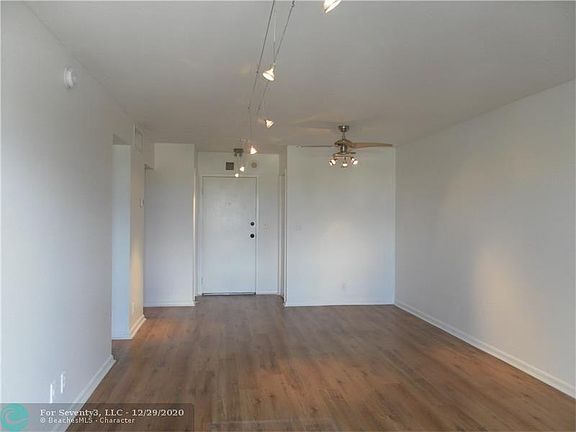 4th image of 900 NE 18th Ave APT 904