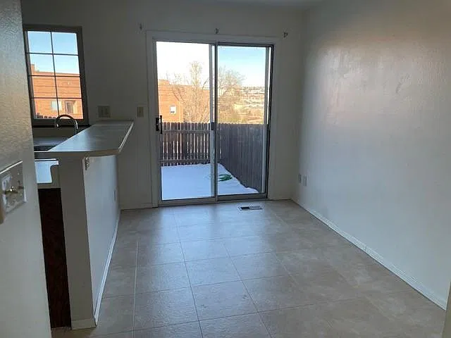 2 bed, 2.5 bath, 1088 sqft, $1,550 — Photo 4
