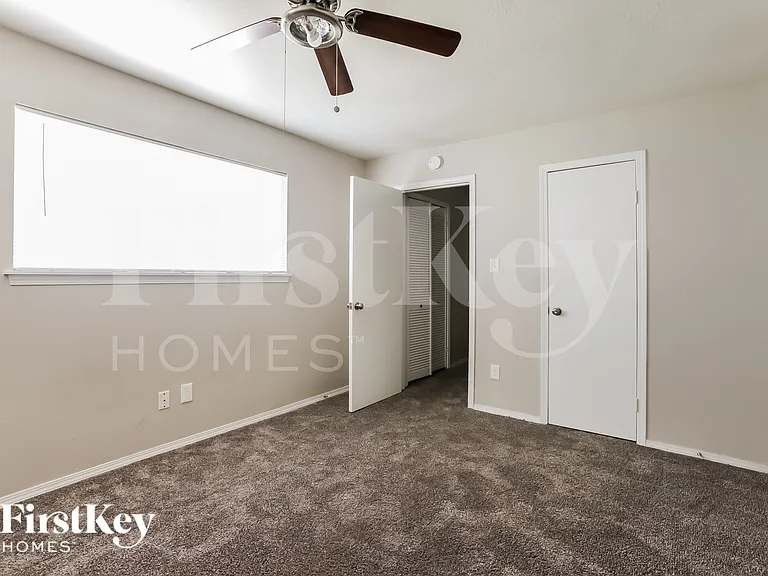 3303 Sycamore Springs Dr — Photo 13