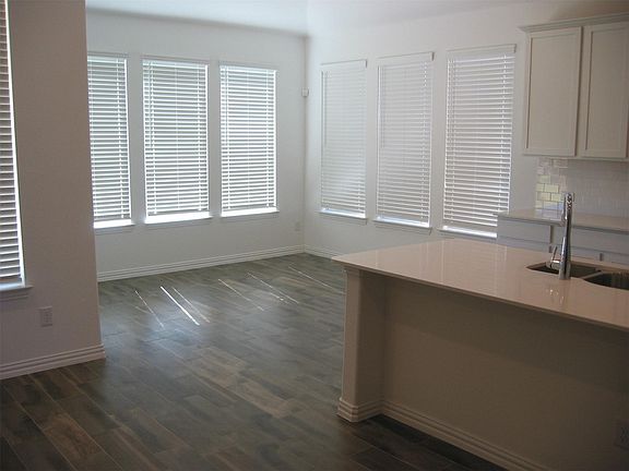 4th image of 3717 Peachbush Ln