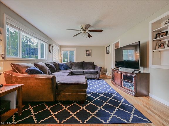 5th image of 174 Norman Ave