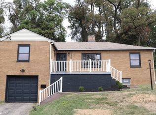 3901 Fleetwood Dr, West Mifflin, PA 15122